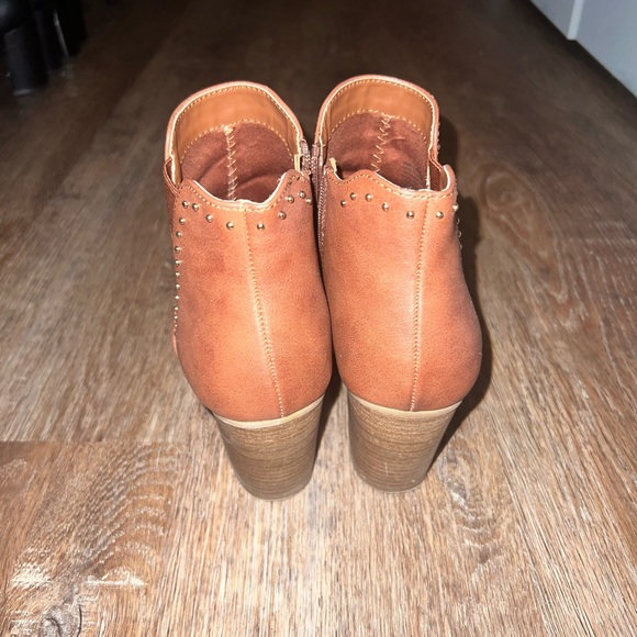 Lauren Conrad leather bootie - Picture 2 of 3